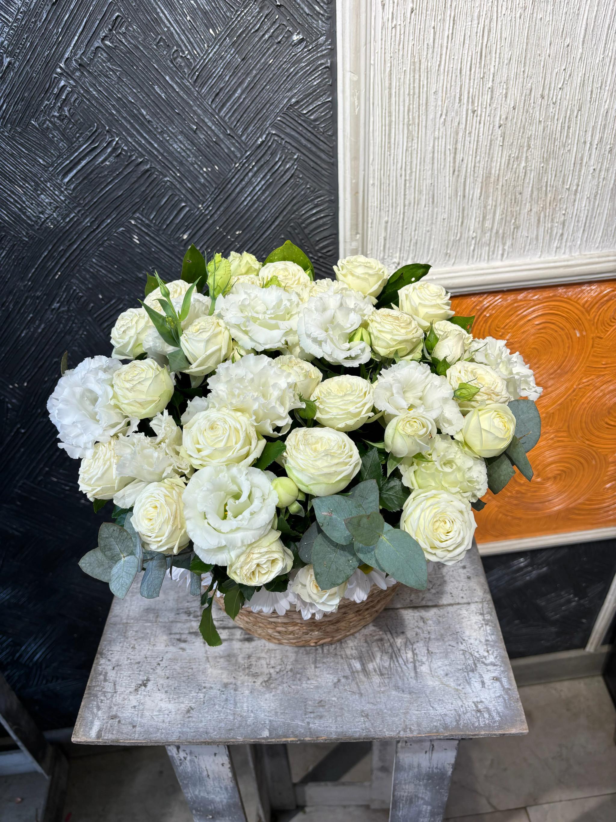 White basket | ծաղիկներ, ծաղկեպսակներ, բույսեր Երևան