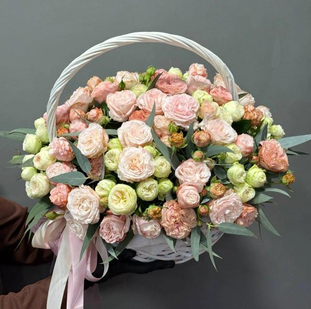 Bunch of roses in a basket | ծաղիկներ, ծաղկեպսակներ, բույսեր - առաքում Երևան