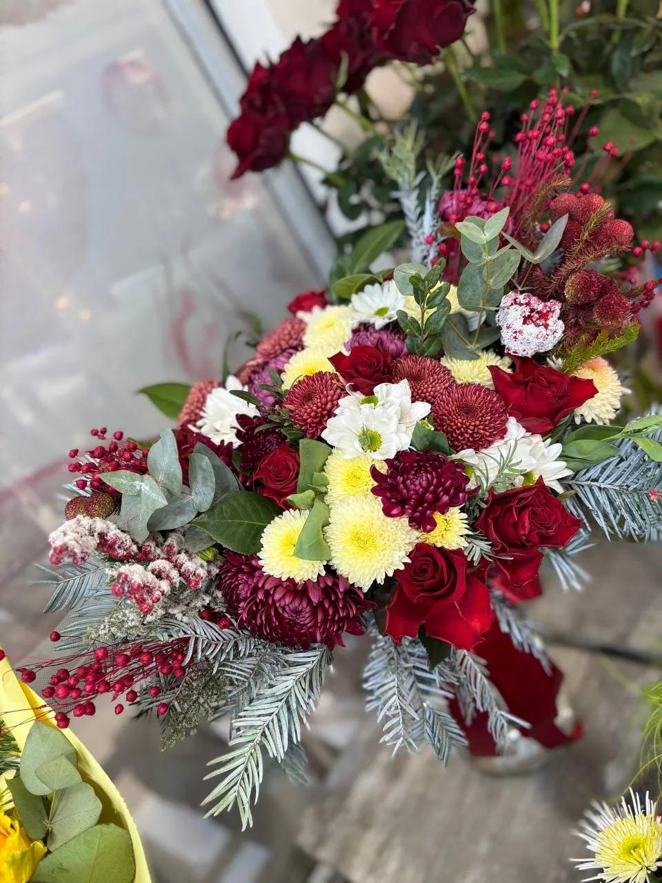 Bouquet of roses and chrysanthemums | ծաղիկներ, ծաղկեպսակներ, բույսեր Երևան