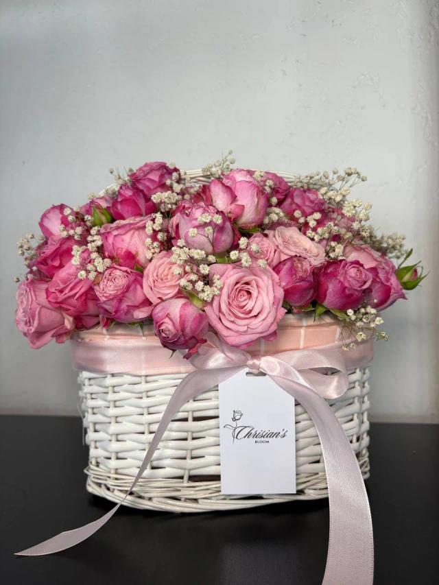 Roses in a basket | ծաղիկներ, ծաղկեպսակներ, բույսեր - առաքում Երևան