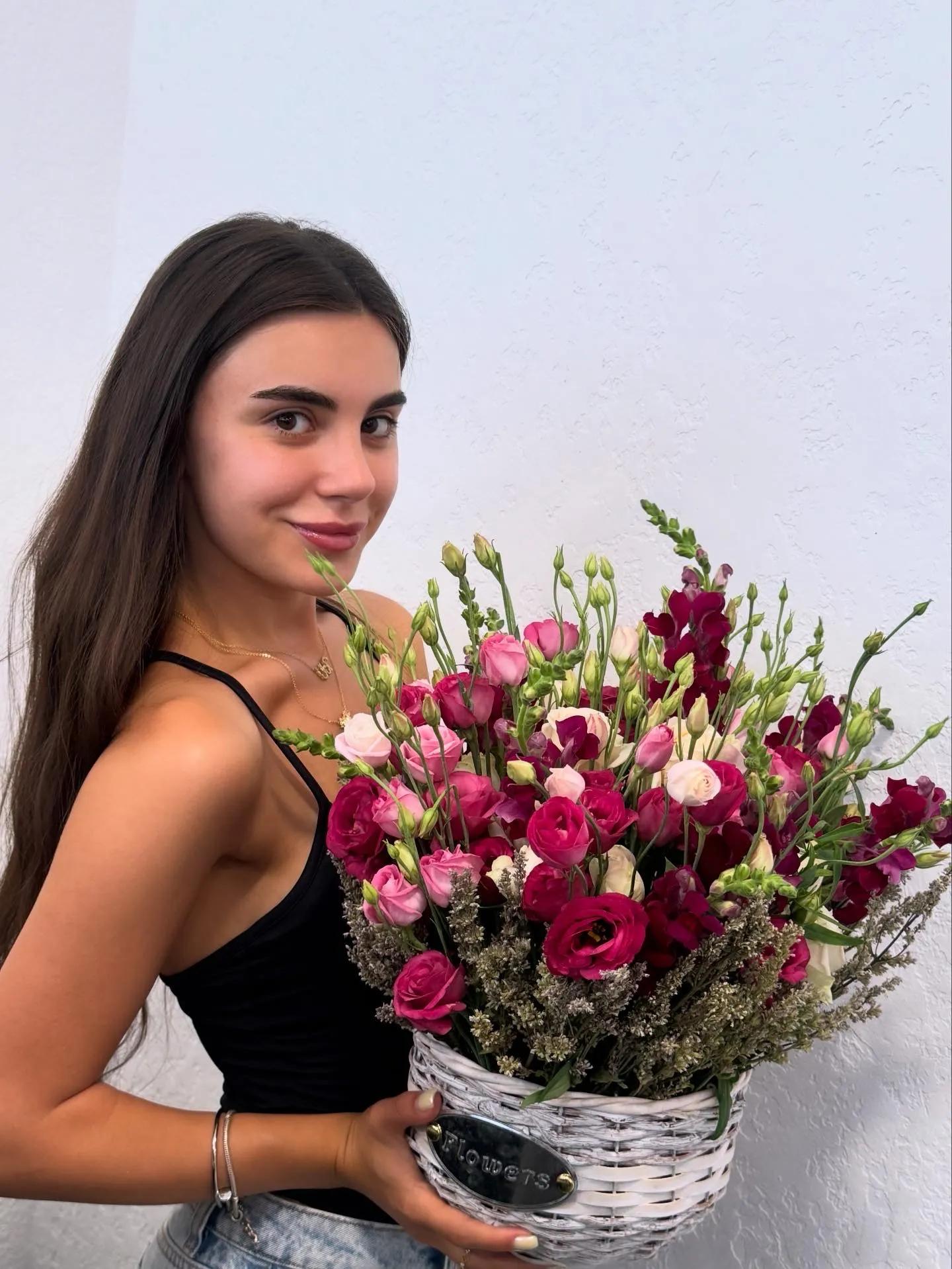 Flowers in a basket | ծաղիկներ, ծաղկեպսակներ, բույսեր Երևան