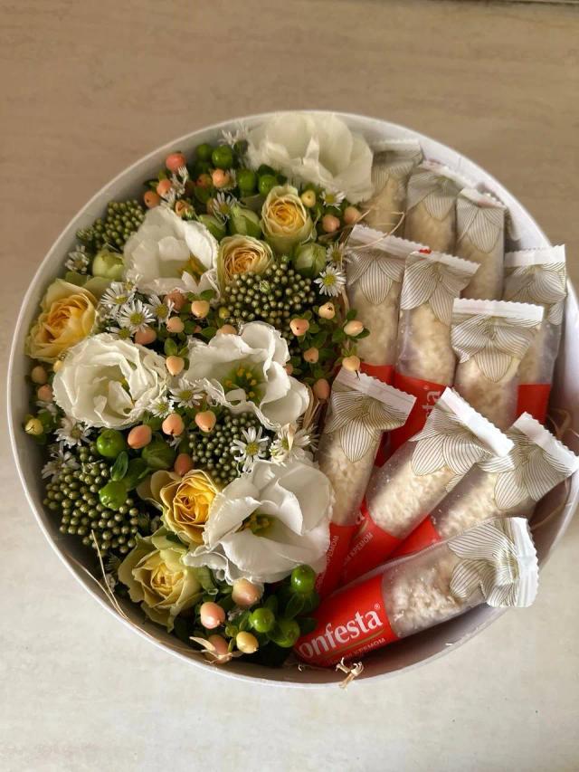 Коробка "Улыбка" | ծաղիկներ, ծաղկեպսակներ, բույսեր - առաքում Երևան