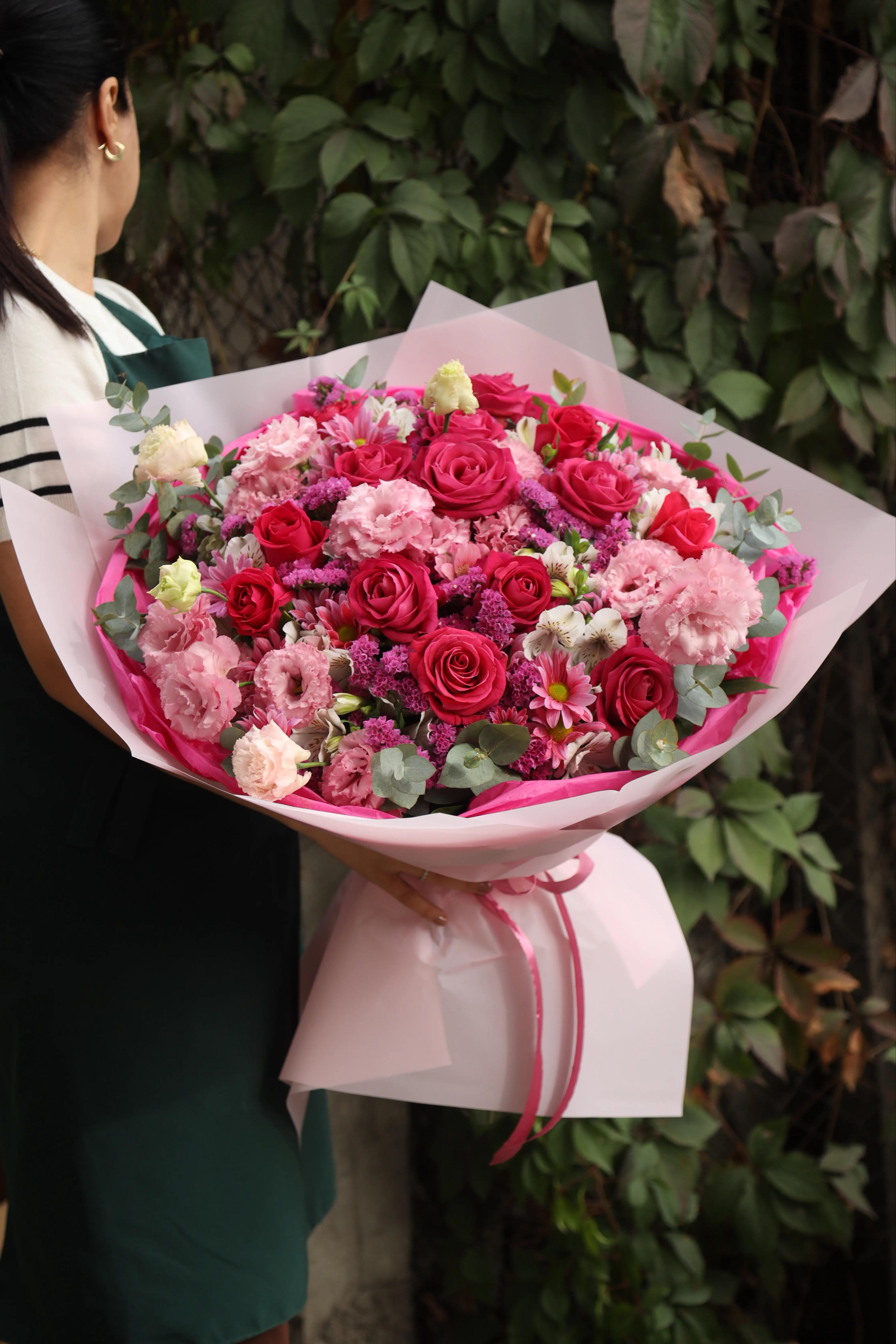 A luxurious bouquet | ծաղիկներ, ծաղկեպսակներ, բույսեր - առաքում Երևան