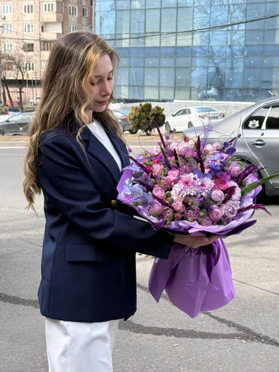 Մանուշակագույն նրբագեղ փունջ | ծաղիկներ, ծաղկեպսակներ, բույսեր Երևան