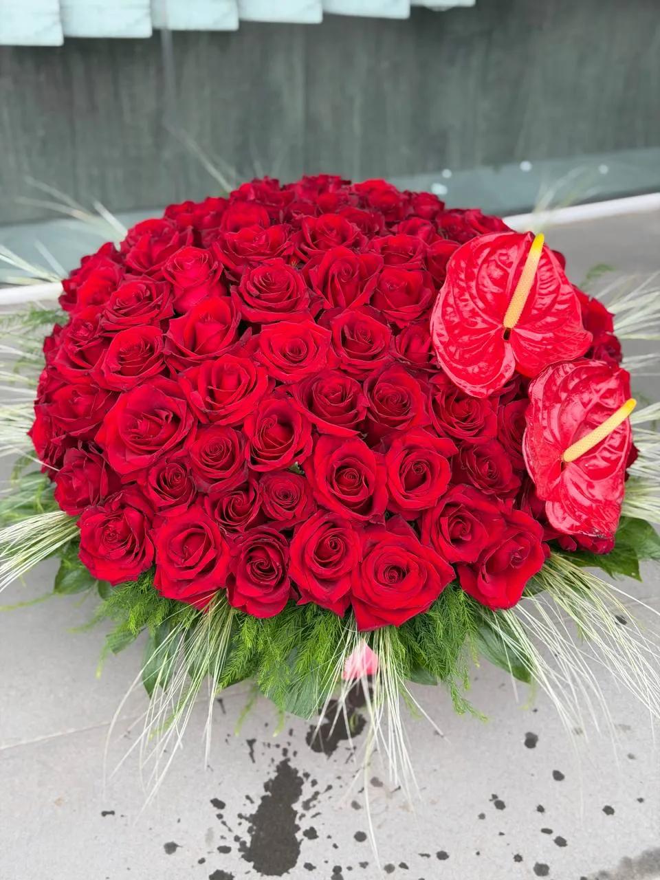 A basket full of gorgeous red flowers | ծաղիկներ, ծաղկեպսակներ, բույսեր Երևան A basket full of gorgeous red flowers | ծաղիկներ, ծաղկեպսակներ, բույսեր Երևան