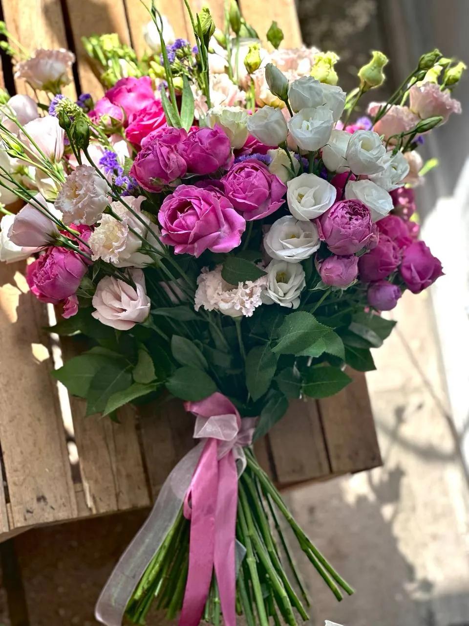 A colorful bunch | ծաղիկներ, ծաղկեպսակներ, բույսեր Երևան A colorful bunch | ծաղիկներ, ծաղկեպսակներ, բույսեր Երևան